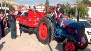 Öyle bir gelin arabası yaptı ki görenler bir daha baktı