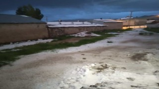 Özalp ilçesinde dolu yağışı