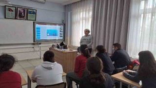 Özel eğitim alan öğrencilere çiçeklerin dili anlatıldı