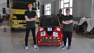 (ÖZEL) Geliştirdikleri elektrikli otomobil ile TEKNOFESTte birincilik hedefliyorlar