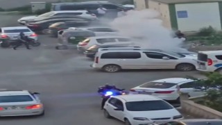 Park halindeki otomobil alev aldı