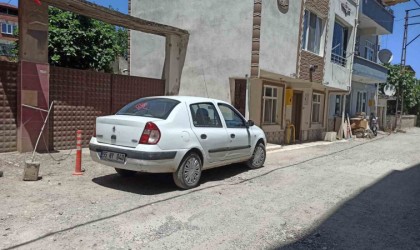 Park halindeki otomobilden hırsızlık