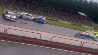 Pist Şampiyonasında yürekleri ağza getiren kaza