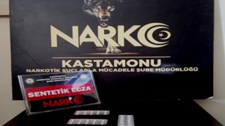 Reçeteyle aldığı sentetik ecza hapları satan şahıs tutuklandı