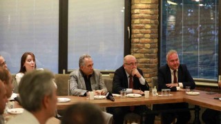 Rektör Karamustafa Küreselleşme, Dijital Bağımlılık ve Gençlik konulu söyleşi programına katıldı