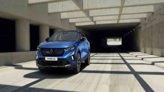 Renault, yeni coupe SUV modeli Rafalei tanıttı