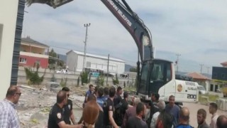 Ruhsatsız yapı yıkımında olay
