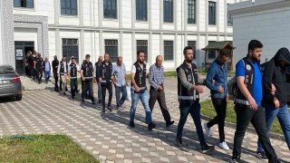 Rüşvet ve dolandırıcılık suçlarından yakalanmışlardı: 18 tüccar ile kurum çalışanı adliyede
