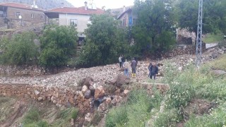 Sağanak yağış Kayseride sele neden oldu