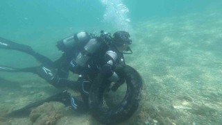 Sahil Güvenlik ve öğrencilerden deniz temizliği