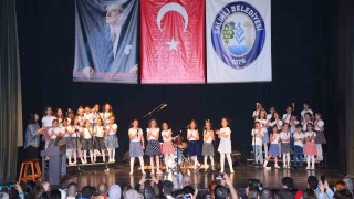 Salihli Sanat Şenliğinde minikler hünerlerini sergiledi