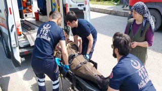 Samsunda minibüs hafif ticari araçla çarpıştı: 3 yaralı