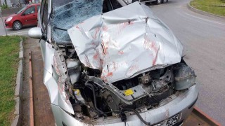 Samsunda otomobil kamyona çarptı: 1 yaralı