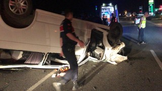 Samsunda panelvan kamyonet aydınlatma direğine çarptı: 7si ağır 9 yaralı