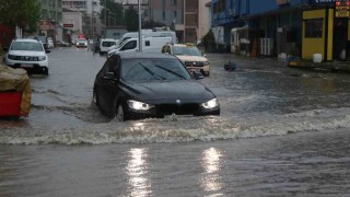 Samsunu sağanak vurdu