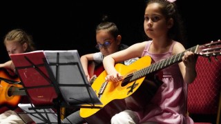 Sanat akademisinde müzik eğitimi alan öğrencilerin konseri beğeniyle izlendi