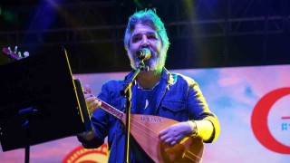 Sanatçı Ali Kınıktan Melek Mossoya gönderme: Söyler misiniz, bu ülkede sanatçının özgür olmadığı hangi alan var”