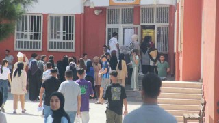 Şanlıurfada YKS adayları sınava yetişmek için ter döktü