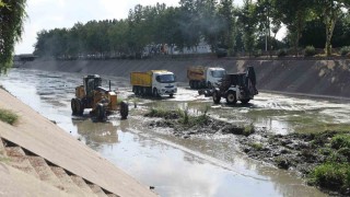 Sarıçam deresi temizleniyor