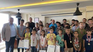 Seferihisarda yaza satrançla merhaba