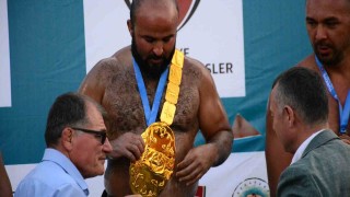 Seka Park Altın Kemer Yağlı Güreşlerinde başpehlivan Orhan Okulu oldu
