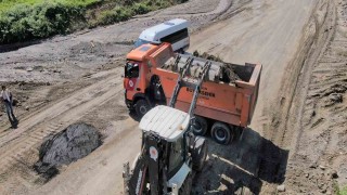 Sel ve heyelandan etkilenen 172 mahalle yoluna hızlı müdahale