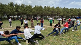 Selimde liseli öğrenciler gönüllerince eğlendi