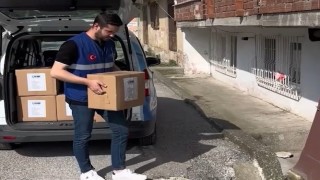 Selin vurduğu Canikte ailelere hijyen paketi desteği