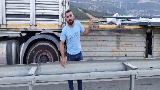 Şiddetli rüzgar konteyneri uçurdu