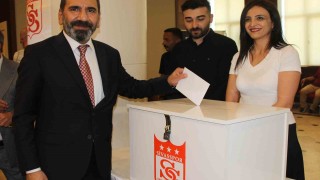 Sivassporda Mecnun Otyakmaz güven tazeledi