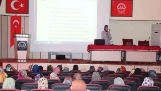 Sivasta hacı adaylarına seminer verildi