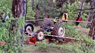 Tavşanlıda devrilen traktörün sürücüsü hayatını kaybetti