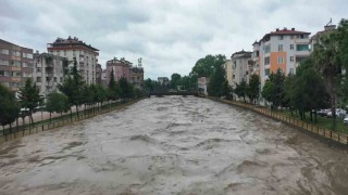Terme Çayı taştı, sel ve su baskınları yaşandı