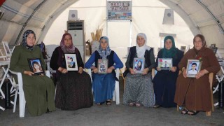 Teslim olan çocuklar evlat nöbetindeki ailelere umut oluyor