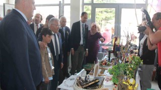 Toplum Ruh Sağlığı Merkezindeki Hastalar El Emeği Göz Nuru Eserlerini Sergiledi