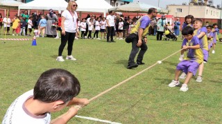 Toroslarda çocuklar hem yarıştı hem doyasıya eğlendi