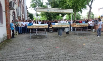 Trafik kazasında hayatını kaybeden anne, kızı ve torunu toprağa verildi