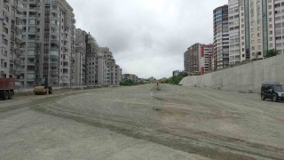 Türkiyenin en maliyetli şehir içi yollarından Kanuni Bulvarında çalışmalar hız kesmiyor