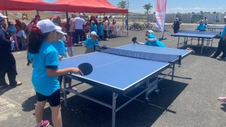 Uçan Raketler Kahramanmaraş konteyner kentteki çocuklarla buluştu