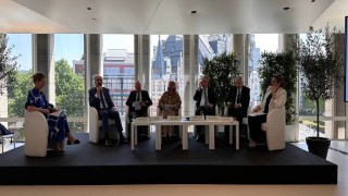 UCLG Başkanı Altay Brükselde Konyanın deprem bölgesindeki çalışmalarını anlattı