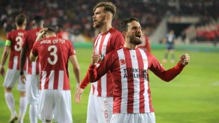 UEFA Konferans Liginde en güzel gol Sivassporlu Erdoğan Yeşilyurttan