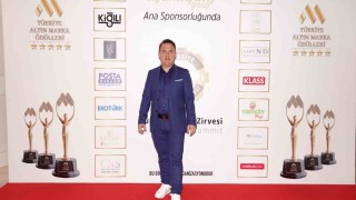 Ünlülerin organizatörü olarak biliniyor: 80 ödül alarak kırılması güç bir rekora imza attı