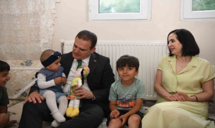 Vali Akbıyık bayramı vatandaşlarla geçirdi