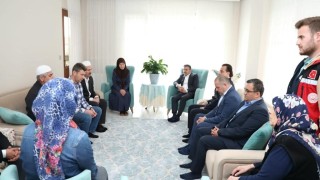 Vali Atay vefat eden Kıbrıs Gazisinin ailesine taziyede bulundu