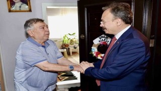 Vali Kızılkaya şehit ailesini yalnız bırakmadı