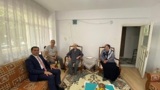 Vali Kızılkaya şehit ailesini yalnız bırakmadı