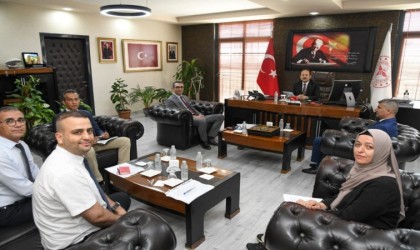 Vali Pehlivan, kentteki sağlık yatırımlarını değerlendirdi