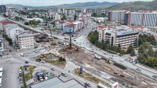 Vali Şimşek: “Tamamlandığında konforlu ve güvenli bir trafik akışı sağlanacak”