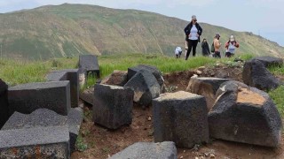 Van Gölü Aktivistleri Derneği üyelerinden doğa yürüyüşü