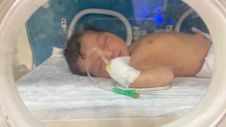 Vicdansızlar, dere yanında ağaç altına terk edilen 3-4 günlük bebek bulundu